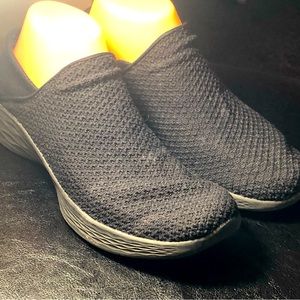 Skechers You Walk 14951 Women’s Black Casual Shoes Sneakers Size 7